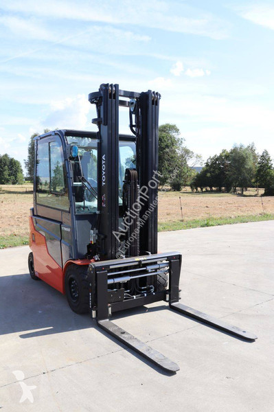 Vysokozdvižný vozík Toyota 9FBM30T