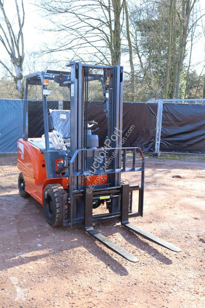 Carretilla elevadora MachPro MP-E2.5