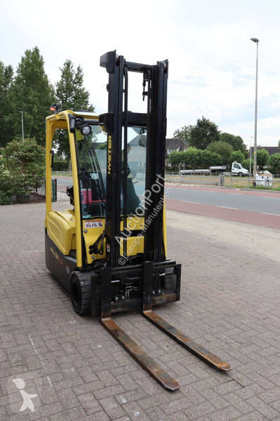 Навантажувач вилковий Hyster MWB