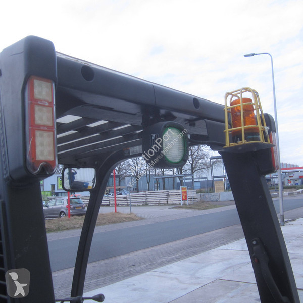 Навантажувач вилковий Yale GLP20LX