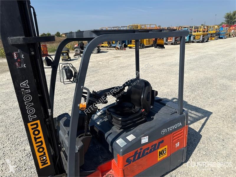 可升降式叉车 Toyota 7FBEF18 1800 kg Electric Forklift