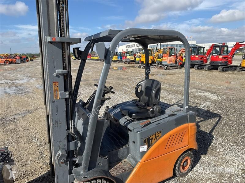 可升降式叉车  Eurocosmec CPD25F8 2500 kg Electric...