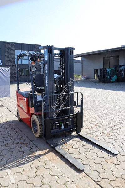 Carretilla elevadora Heli CPD25