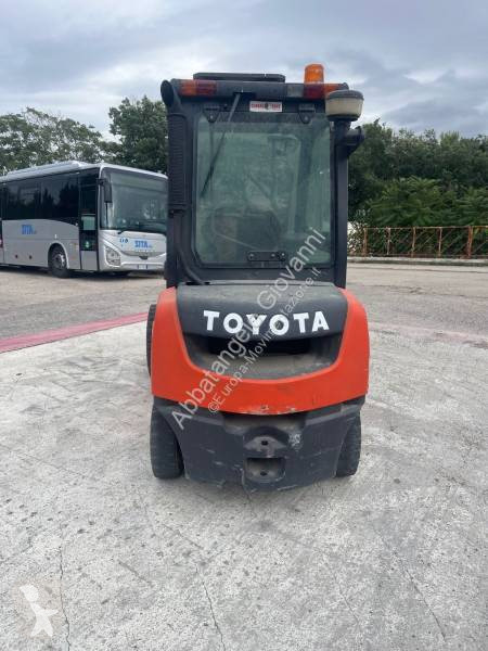 Stivuitor Toyota 25