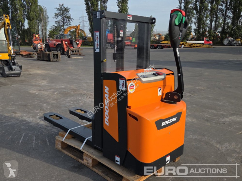 Empilhador elevador Doosan BDL13S-7