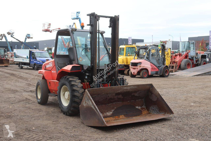 رافعة شوكية Manitou MC 30