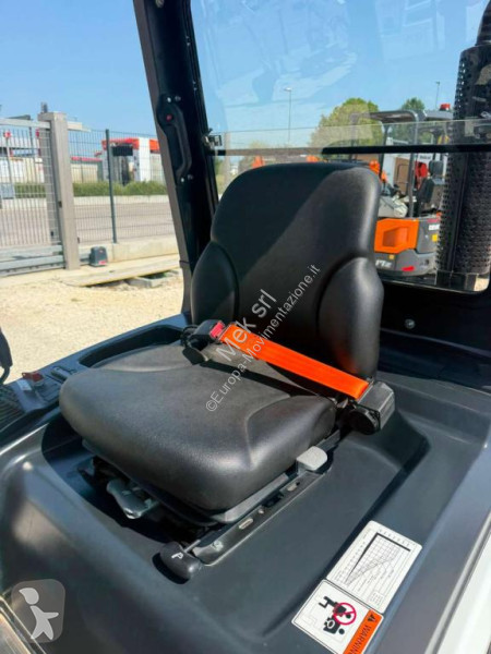 رافعة شوكية Bobcat D25NXP NUOVO