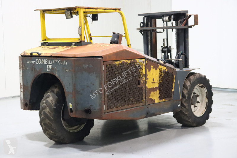 Chariot élévateur Combilift COMBI-RT
