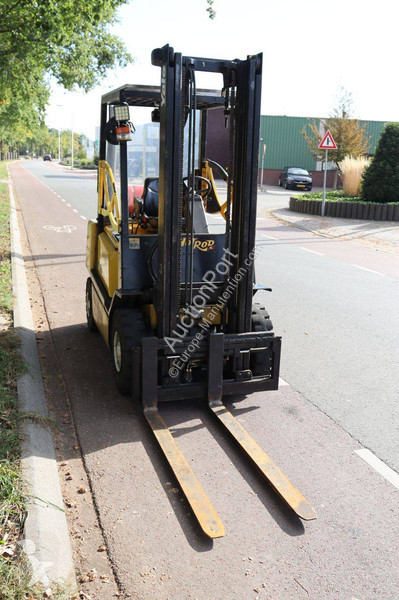 Chariot élévateur Yale GLP25TF V2420
