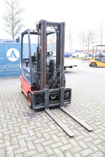 Chariot élévateur Linde E16P