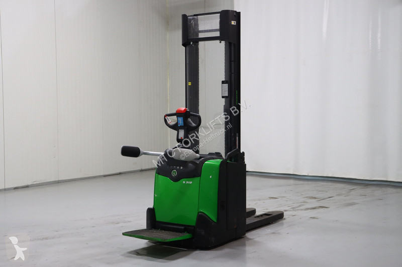 Chariot élévateur Cesab S312L