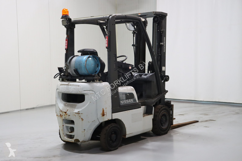 Chariot élévateur Nissan P1D1A18LQ