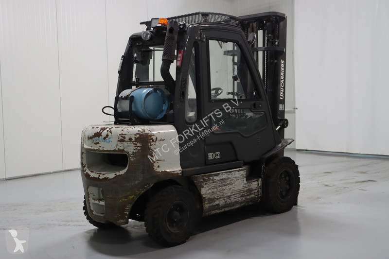 Chariot élévateur Nissan UGD02A30PQ