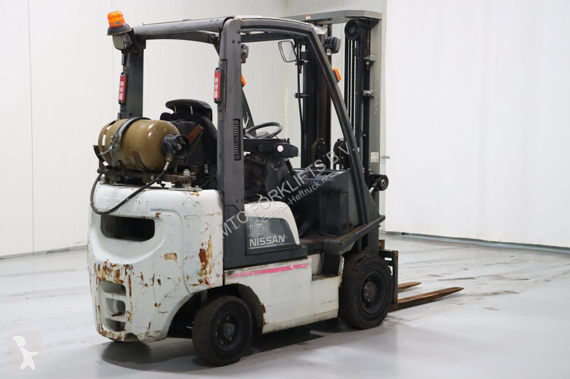 Chariot élévateur Nissan P1D1A18LQ