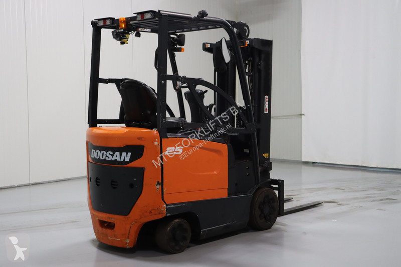 رافعة شوكية Doosan BC25S-7