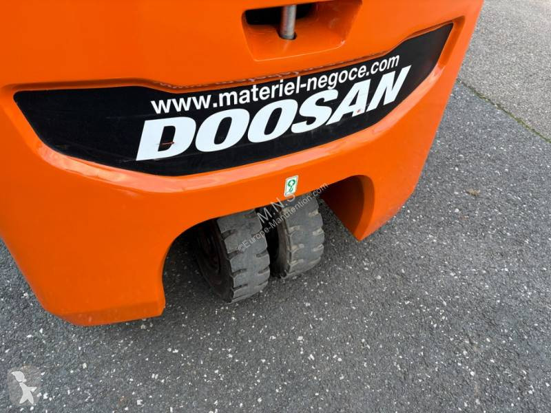 Кар Doosan