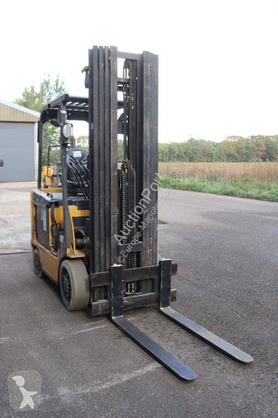رافعة شوكية Caterpillar EC25NY-AC