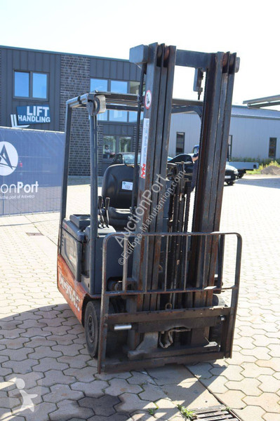 Empilhador elevador Doosan B15T-5