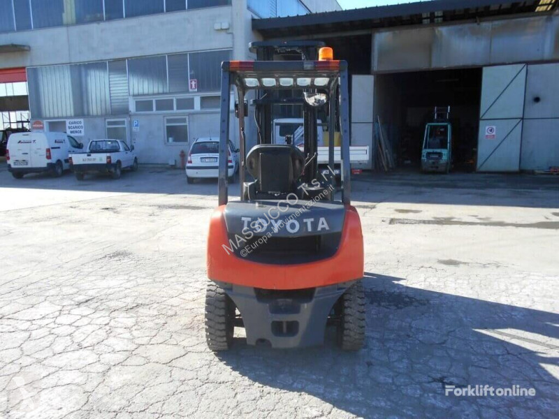 Carrello elevatore Toyota 8FDF20