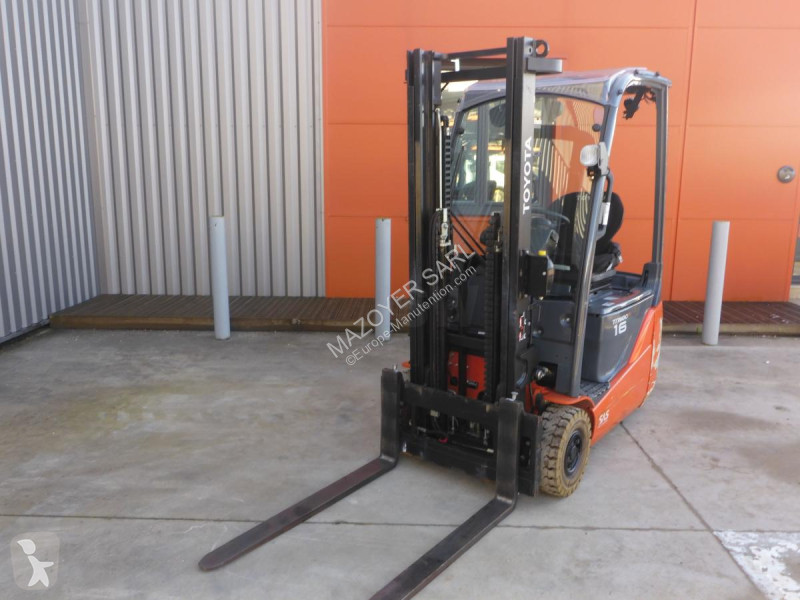 Teleskopický manipulátor Toyota  8FBEK16T