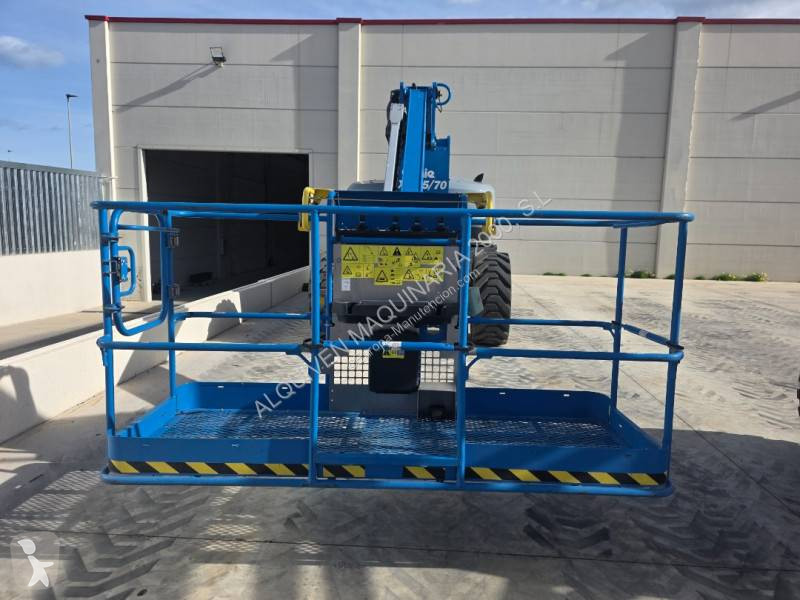 منصة تلسكوبية Genie ZX-135/70