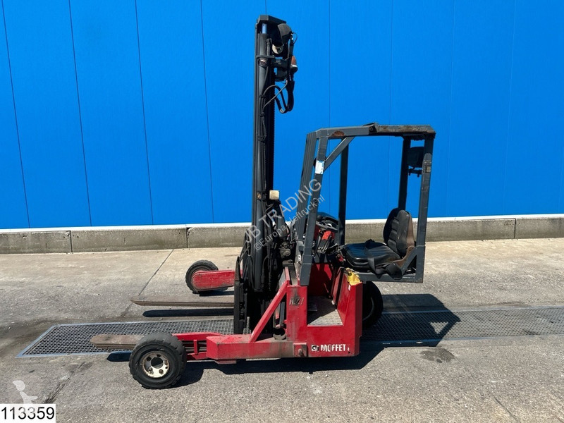 Stivuitor Moffett 20.3 3x3, H 3,90 mtr, 2000 KG
