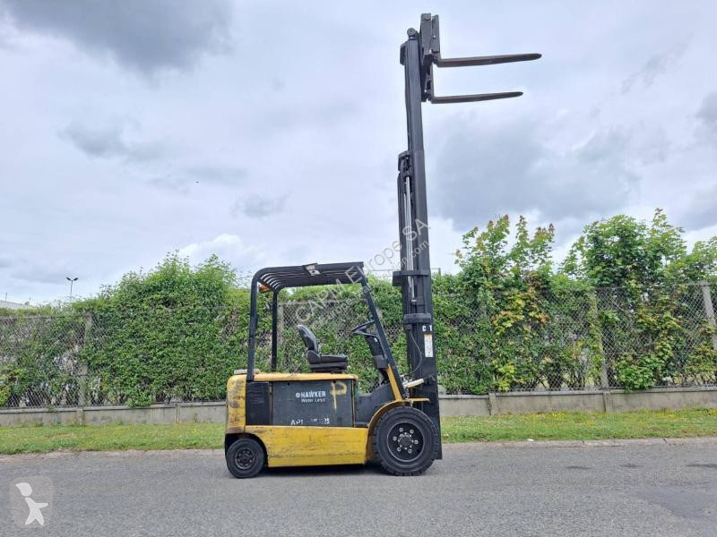 رافعة شوكية Caterpillar  EP30K
