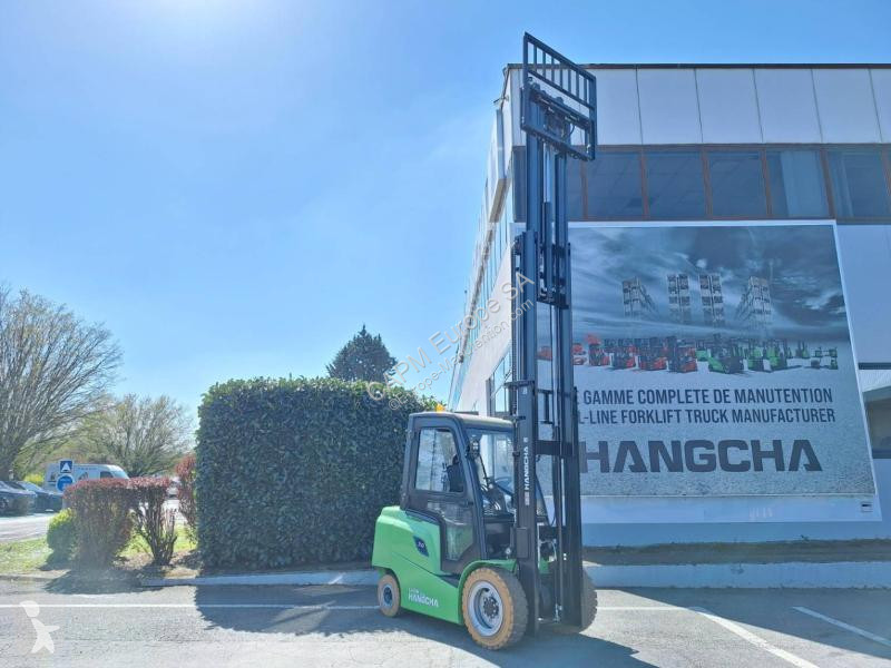 Teleskopický manipulátor Hangcha  AE30-I