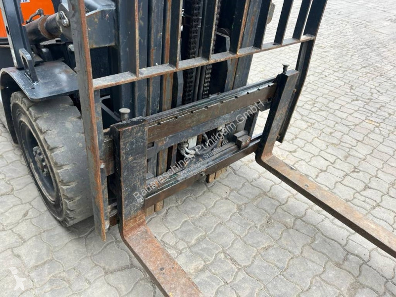 رافعة شوكية Doosan D 25 GP