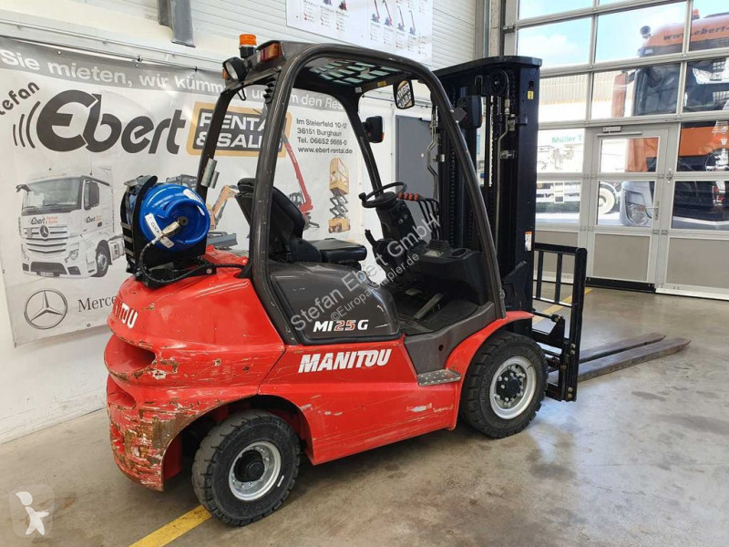 Heftruck Manitou MI 25 G / Triplex: 4.70m / nur...