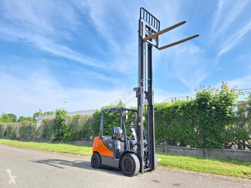 رافعة شوكية Doosan  D30S 5
