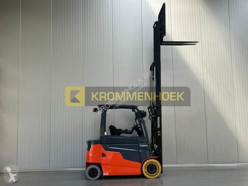 Teleskopický manipulátor Toyota 9 FBM 25 T