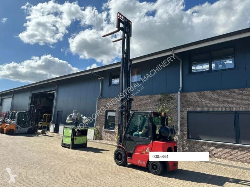 Stivuitor Hyster H3.0FT 3 ton Triplex Freelift...