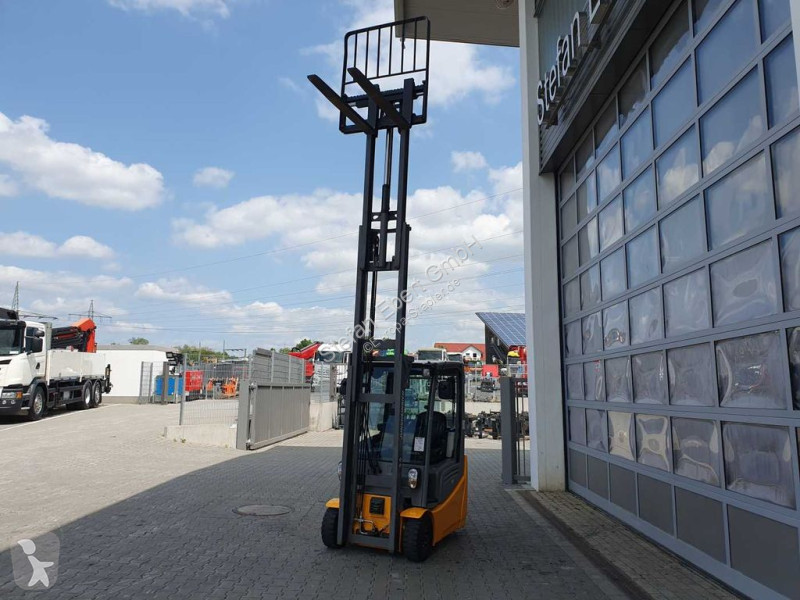 Heftruck Jungheinrich EFG 215 / Triplex 4.25m /...