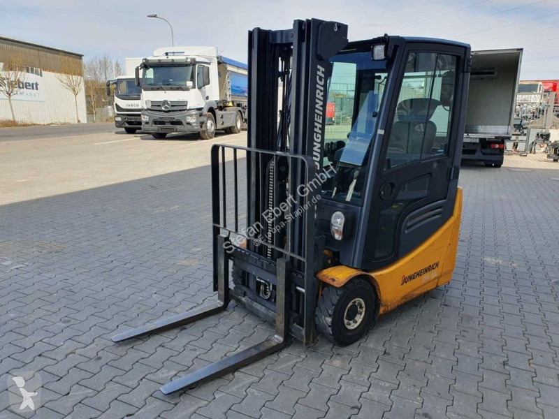 Stivuitor Jungheinrich EFG 215 / Triplex:...