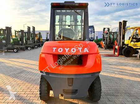 Teleskopický manipulátor Toyota