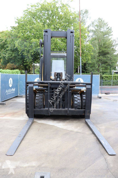 Heftruck Caterpillar V300C