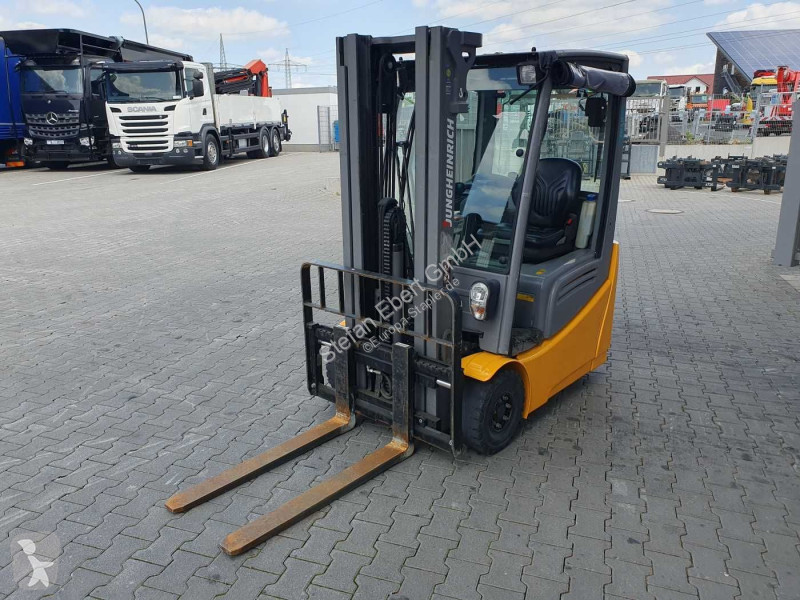 رافعة شوكية Jungheinrich EFG 215 / Triplex:...