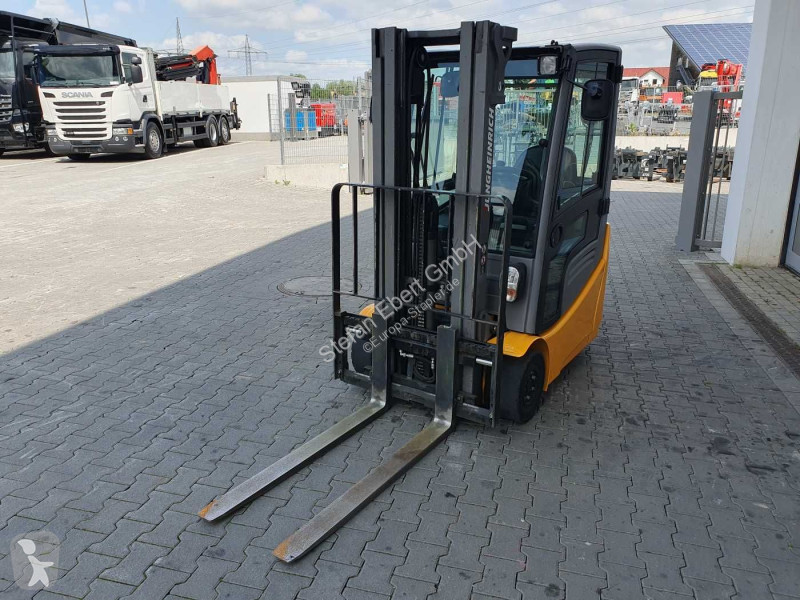 رافعة شوكية Jungheinrich EFG 215 / Triplex:...
