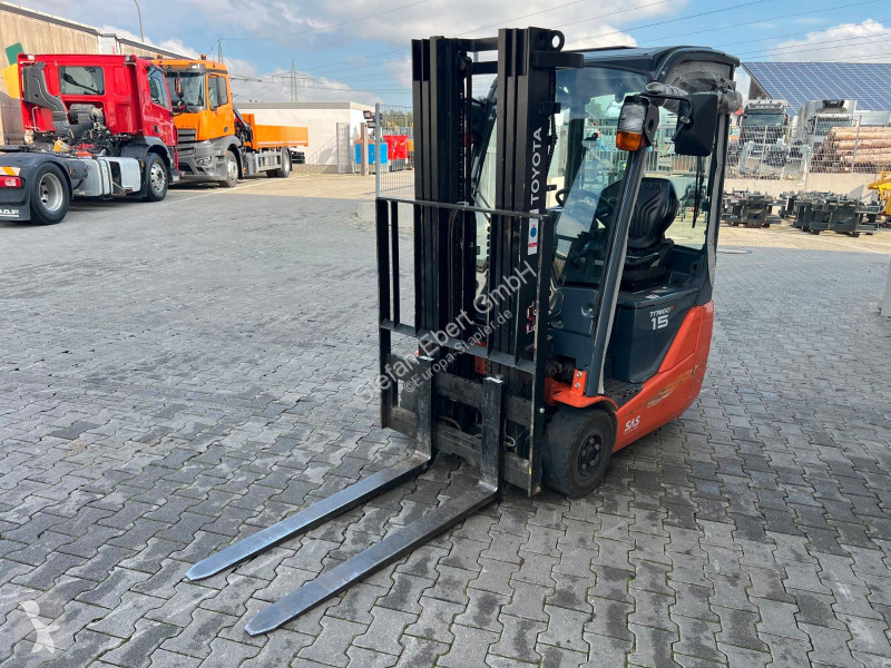 رافعة شوكية Toyota 8FBET15 / Triplex: 4.30m /...