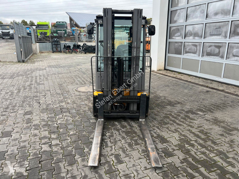 رافعة شوكية Jungheinrich EFG 215 / Triplex...