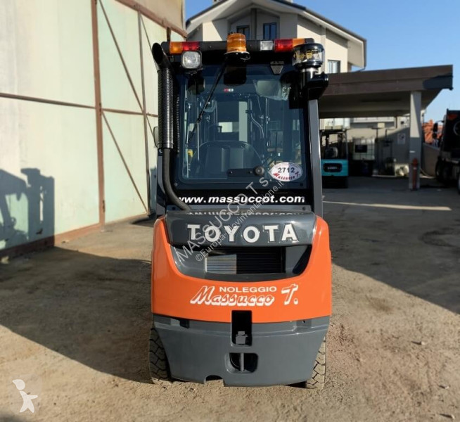 Vysokozdvižný vozík Toyota 02-8FDF18