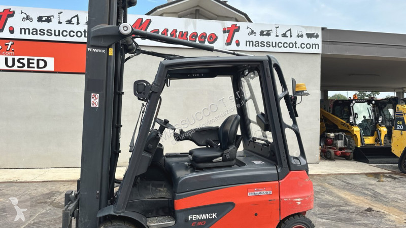 Vysokozdvižný vozík Linde E30L - 01