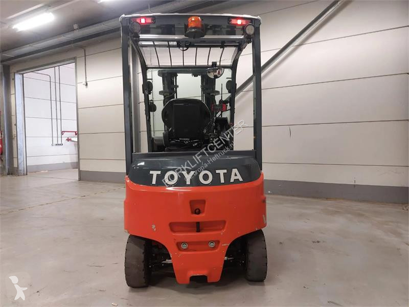 Vysokozdvižný vozík Toyota 8FBMKT25