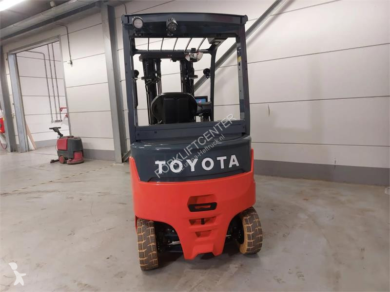 Vysokozdvižný vozík Toyota 9FBMK25T