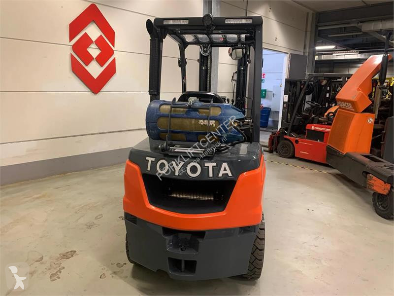 Vysokozdvižný vozík Toyota 02-8FGF30