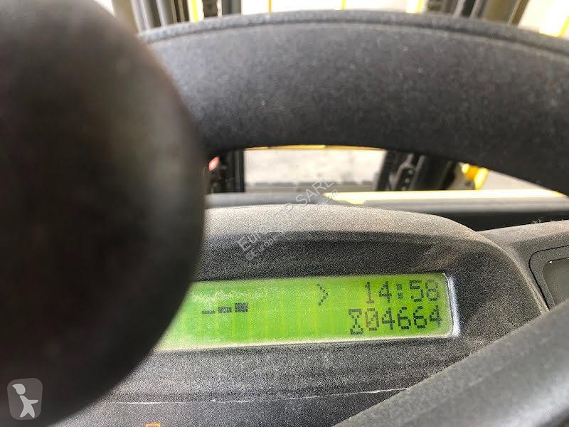 رافعة شوكية Hyster