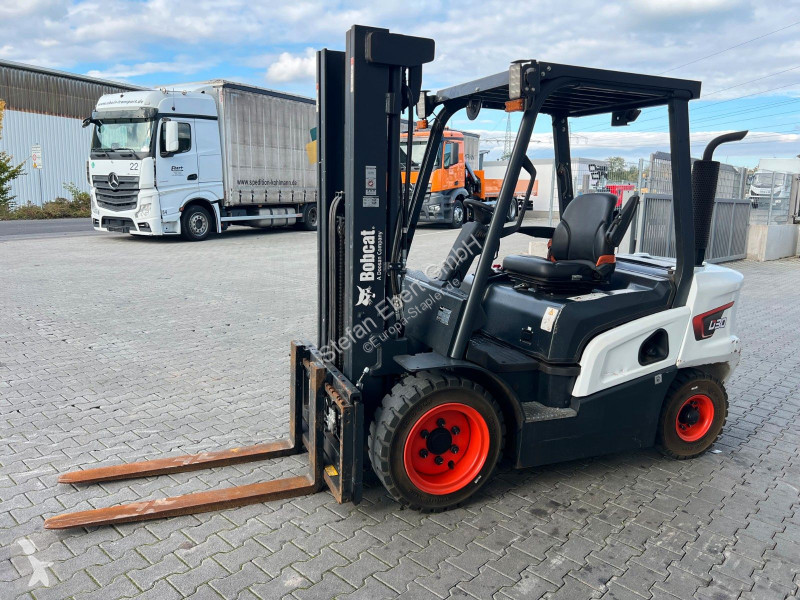 Teleskopický manipulátor Bobcat D30NXS / nur...
