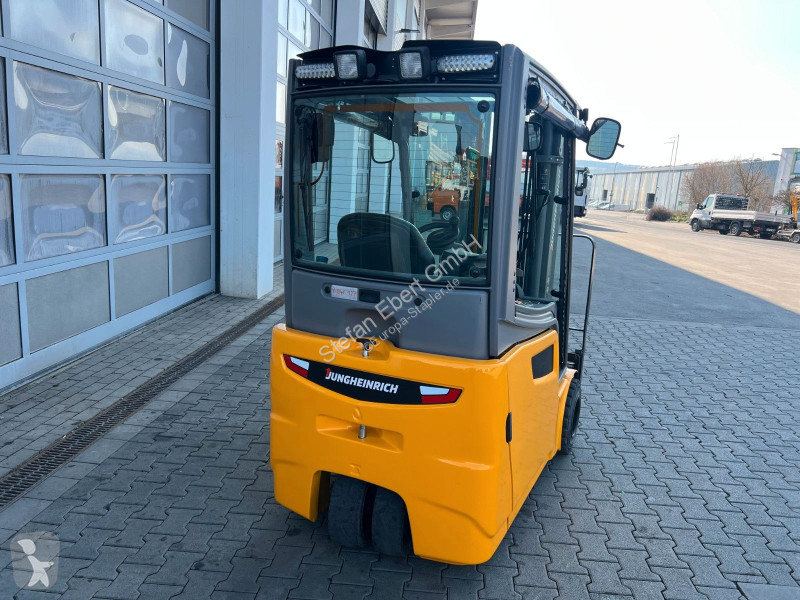 رافعة شوكية Jungheinrich EFG 218 / Triplex...