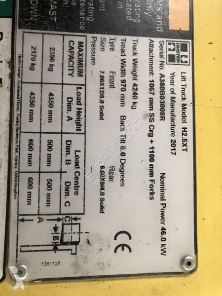 رافعة شوكية Hyster